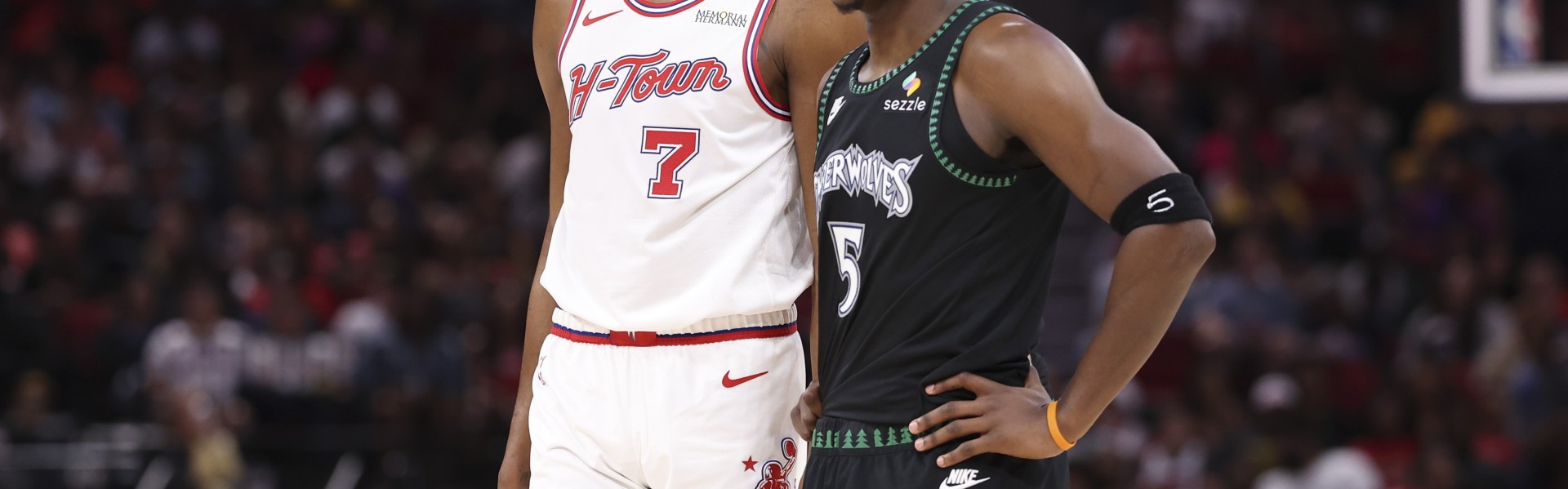 STAR SPORTS下载-爱德华兹：赛后在跟KD要球衣 我已经有一些了 但还想要一件