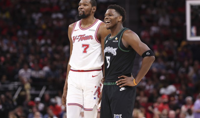STAR SPORTS下载-爱德华兹：赛后在跟KD要球衣 我已经有一些了 但还想要一件